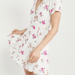 Abercrombie short sleeve wrap dress